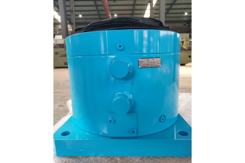 洛阳水泥厂辊压机液压缸